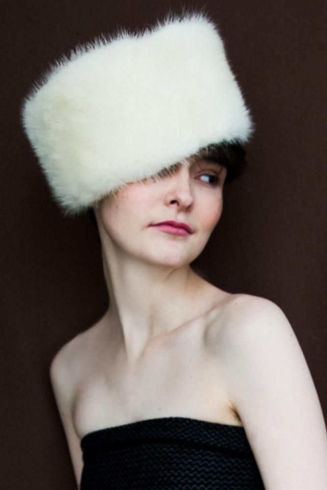 Шапка-вушанка Mad Bomber (США) біла із натуральним хутром норки з кремово-білим шкіряним верхом з оленячої шкіри 56 (LWMCFWDLT-2)